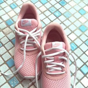 Nike Women’s Tanjun